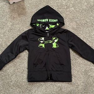Boys Under Armour hoodie in Fun Black and Green